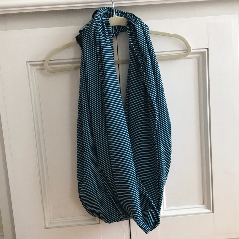 Lululemon striped scarf